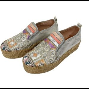 Slip-on sequin embroidery shoes